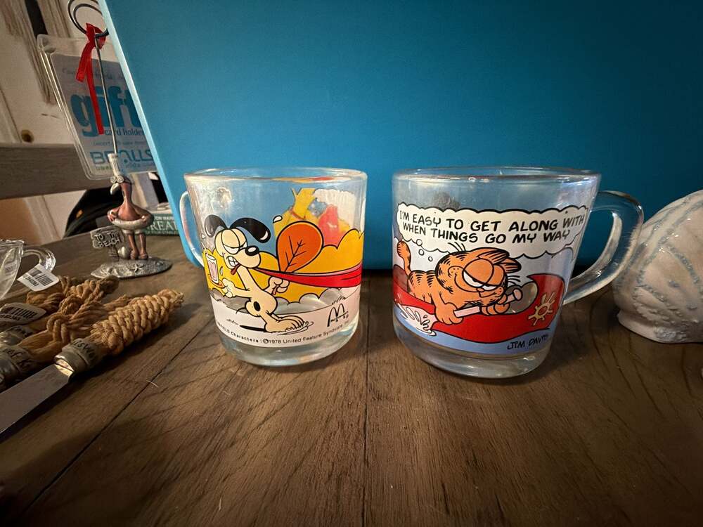 Set of 2 Vintage 1978 McDonald's Garfield Glass Mugs